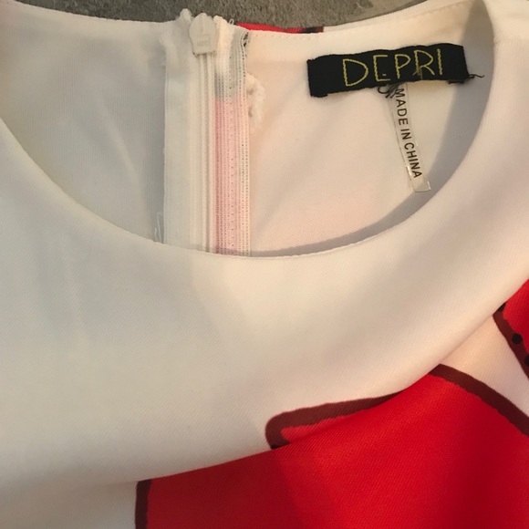 White and red floral dress. - Picture 3 of 4